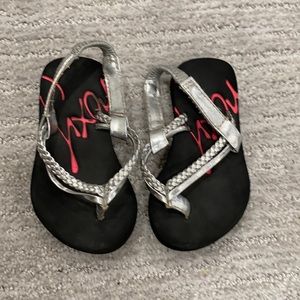Girls’ Roxy sandals